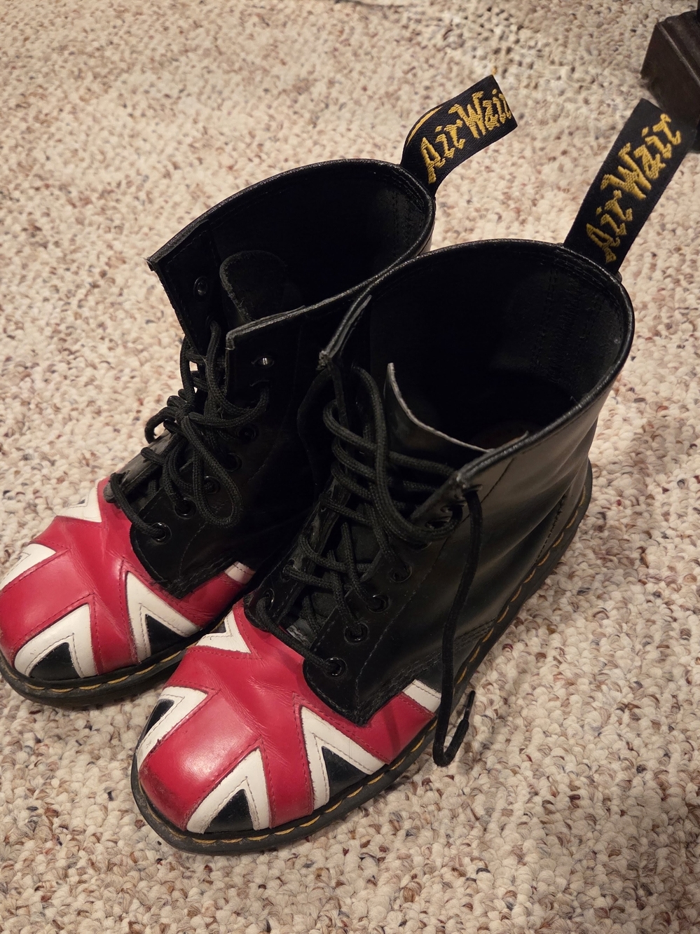 Dr. Martens 10950 Union Jack Flag Smooth Leather Boots